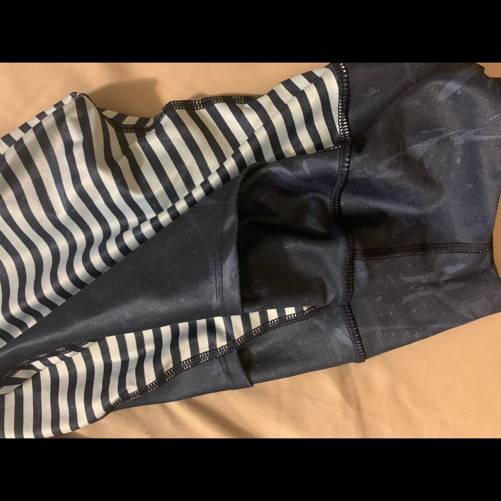 Two Piece Compression Gym Set - image 5